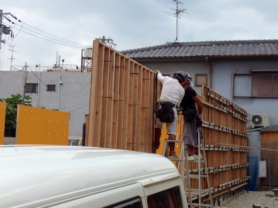 杉板型枠の魅力 打ちっ放しへのこだわり 三和建設のコンクリート住宅 ｂｌｏｇ