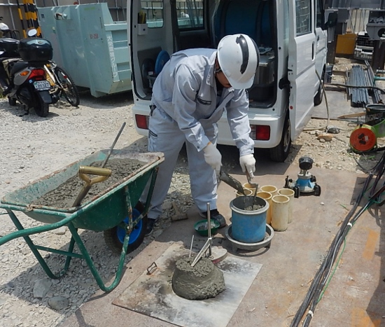 新社屋建築プロジェクト コンクリート受け入れ検査 三和建設のコンクリート住宅 blog