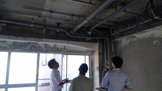 築38年のテナントビルでリノベーション 天井裏は新旧配管でいっぱい 三和建設のコンクリート住宅 ｂｌｏｇ