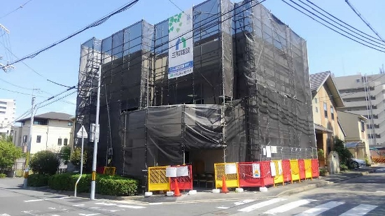 宝塚市内で建築中の鉄筋コンクリート住宅のリポート
