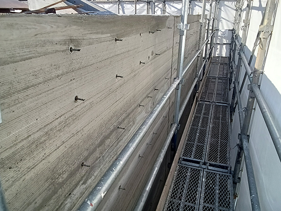 RC住宅構造現場_杉板型枠転写