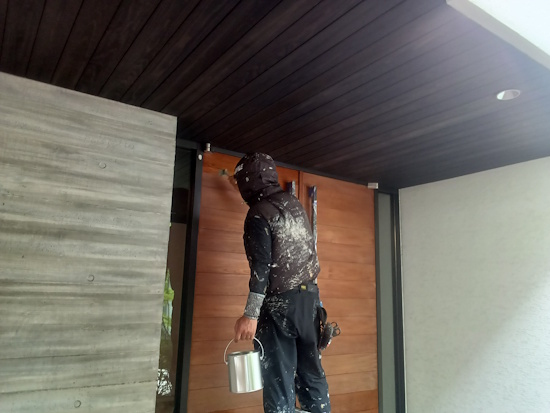 オーダーメイド玄関ドア_保護オイル塗装②